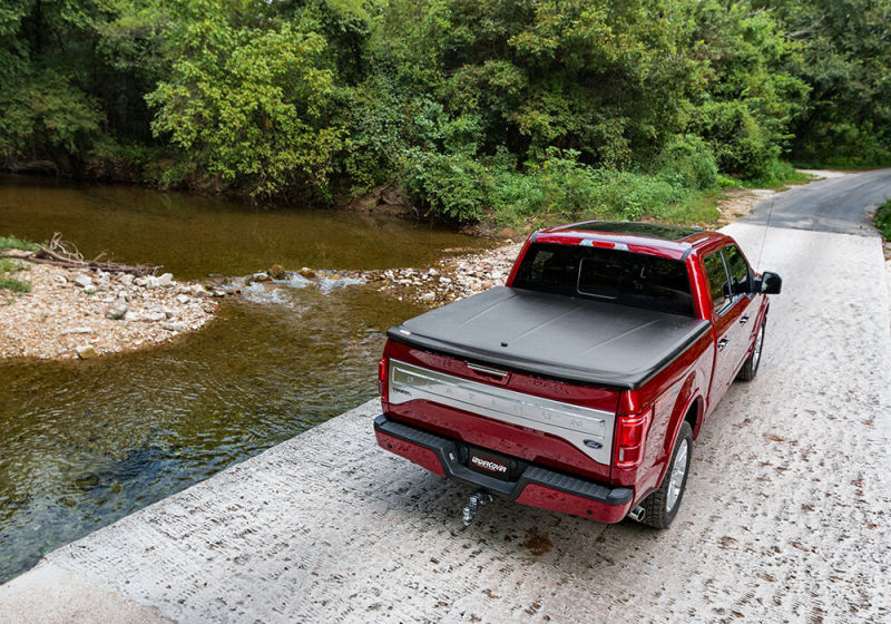 UnderCover 09-14 Ford F-150 5.5ft SE Bed Cover - Black Textured